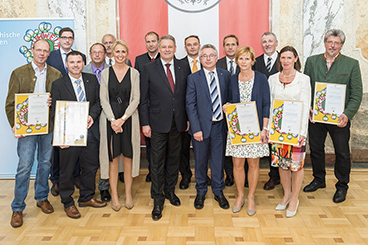Das Österreichische Umweltzeichen wurde an die Vertreter von acht Großküchen der AUVA vergeben